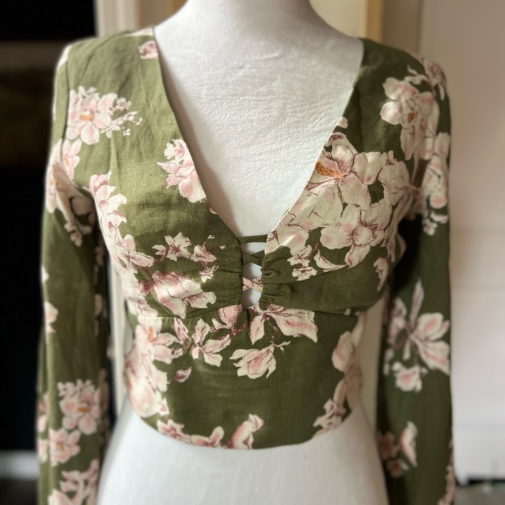 NEW ZARA 2023 CRUISE LINEN BLEND Printed Floral Bell sleeves crop top Large L - Picture 3 of 9